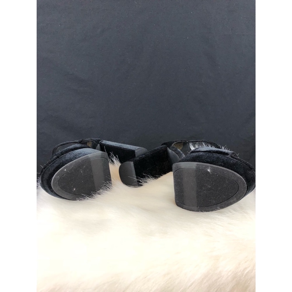 HP❤️ NWOB Velvet platforms - Picture 4 of 4